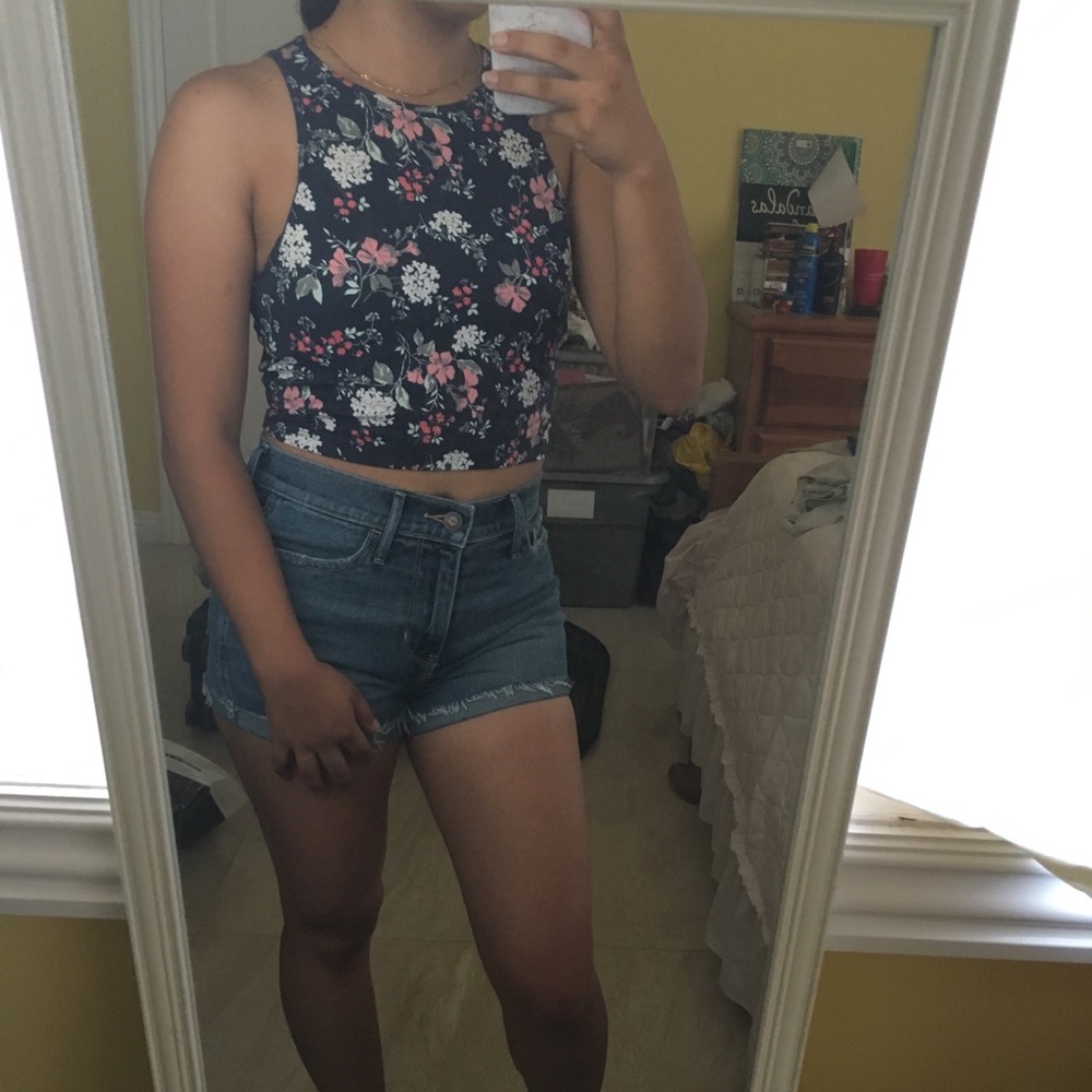 SO crop top
